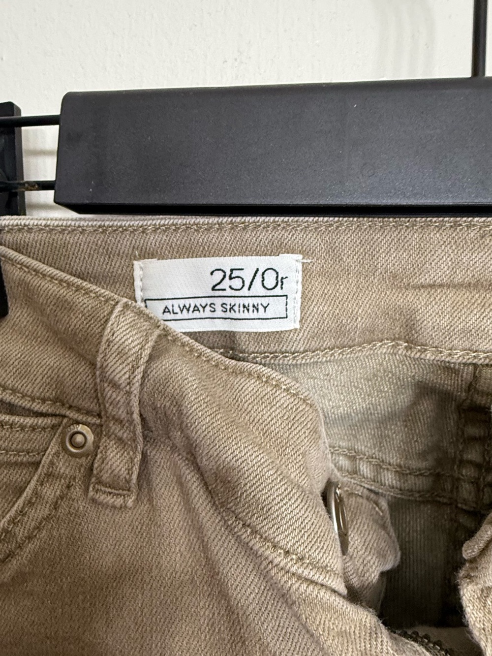 GAP Always Skinny Jeans Size 25R Khaki Beige Mid Rise Stretch Denim Pants - Picture 2 of 3